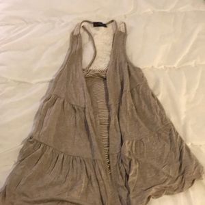 Tank with cover attached.